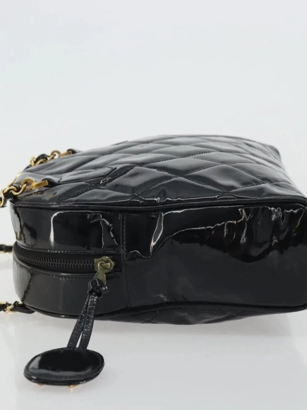 CHANEL Matelasse Chain Shoulder Bag Patent Leather Black Gold CC Auth YKZ1501